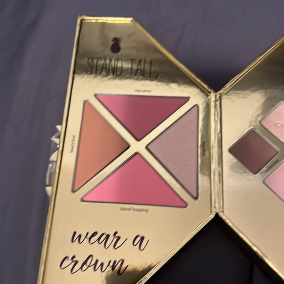 TARTE SWEET ESCAPE MAKEUP COLLECTOR'S SET - Picture 5 of 5